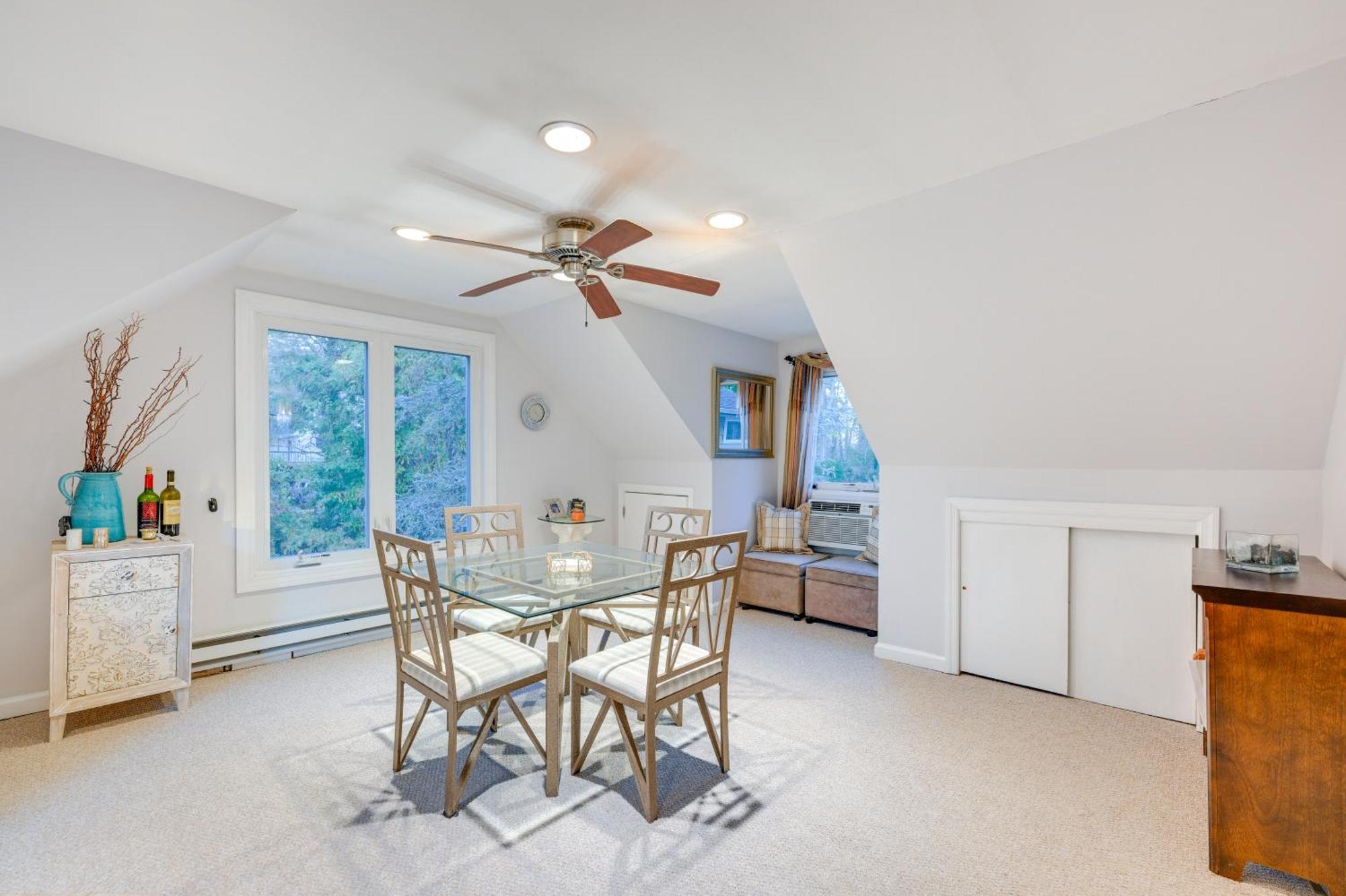 Cozy Dix Hills Apt With Deck About 7 Mi To Beach! Eksteriør billede